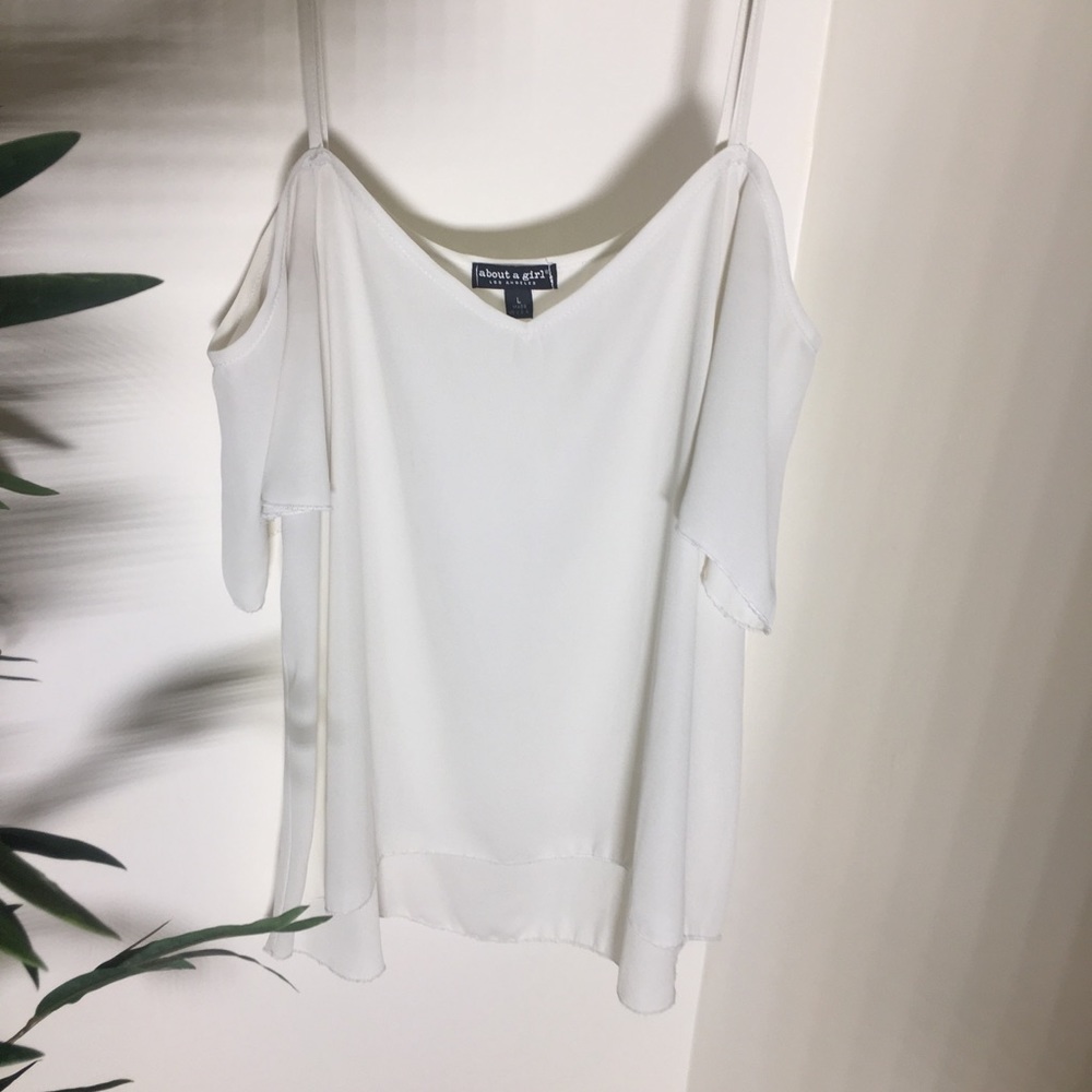 Cold Shoulder Top - Picture 4 of 5